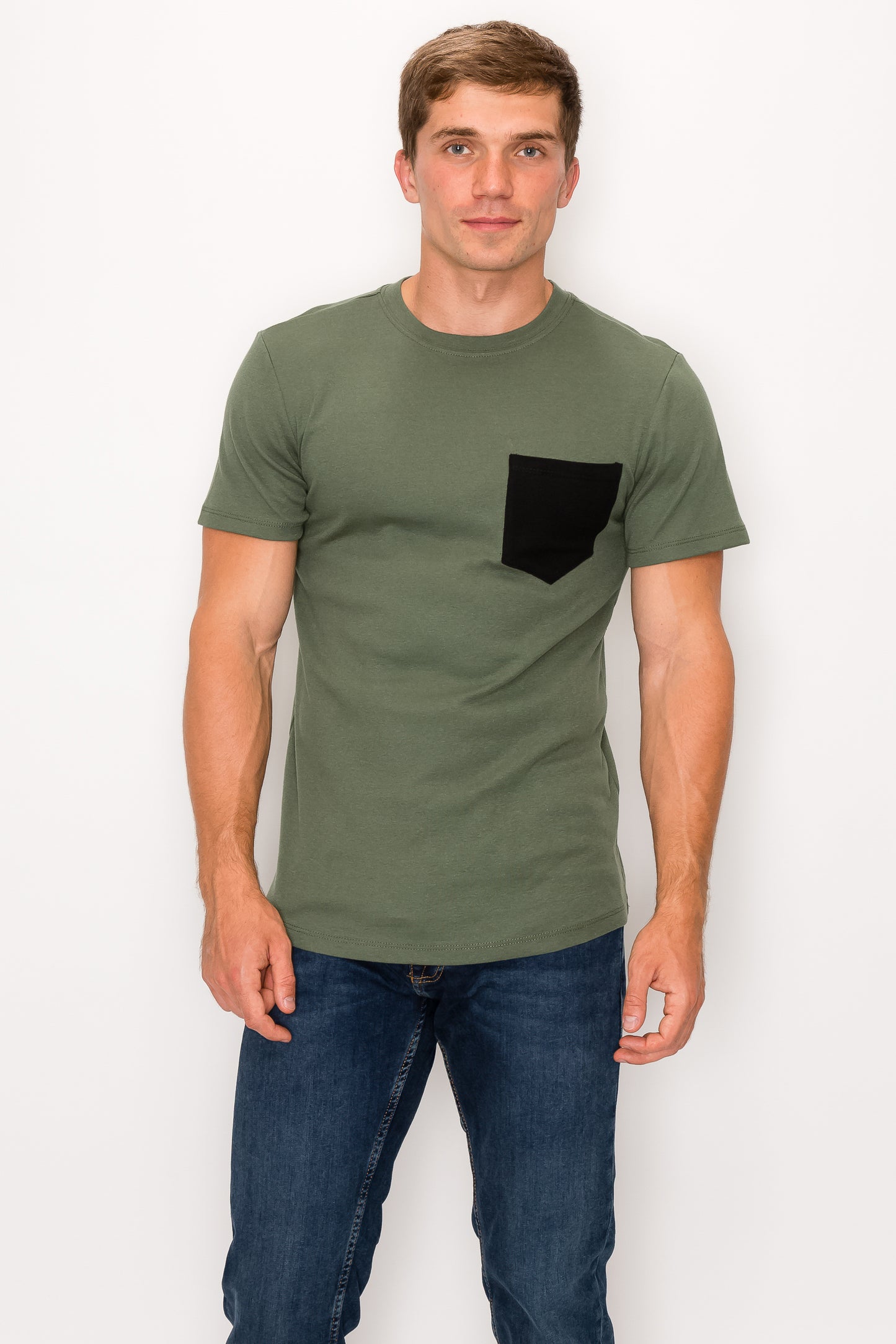 Men's Crew Neck T-Shirt With a Contrast Pocket